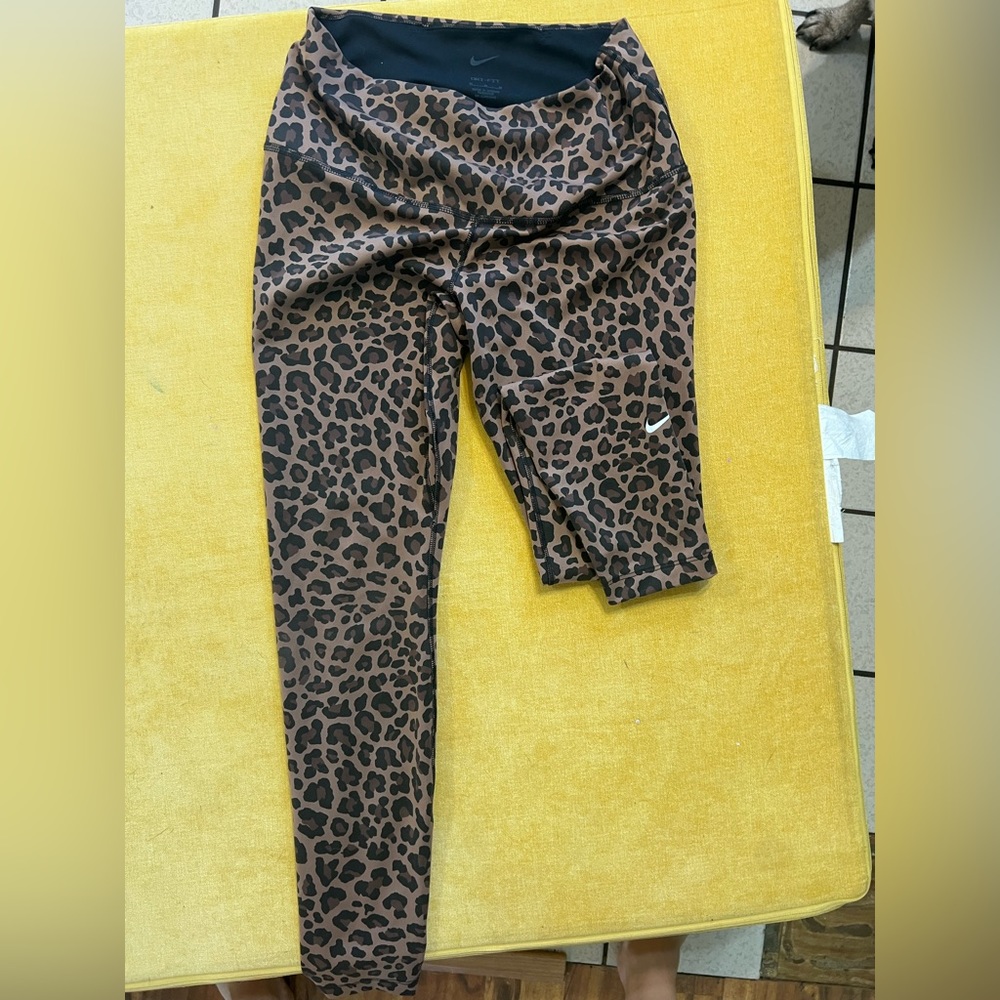Nike dri for leggings cheetah print size medium